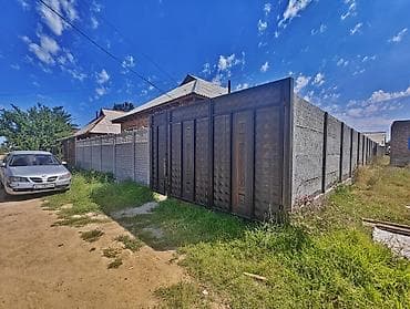 Дома: Продается одноэтажный кирпичный дом в тихом, уютном районе. с жилым — 1
