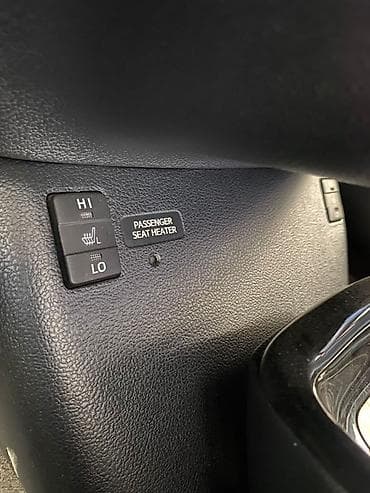 prius v: Toyota Prius: 2016 г., Гибрид, Хэтчбэк — 3