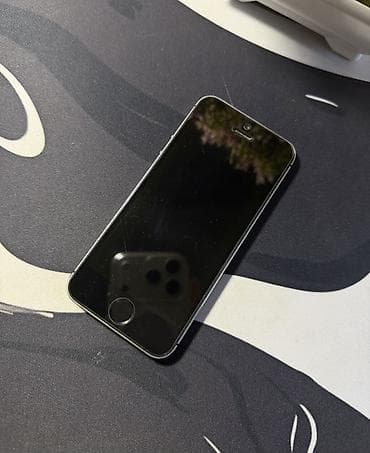 ipone: IPhone 5s, Б/у, 32 ГБ, Серебристый, Защитное стекло, Чехол, Кабель — 3