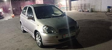 byd e7: Toyota Vitz: 2001 г., 1.3 л, Автомат, Бензин, Хэтчбэк — 1