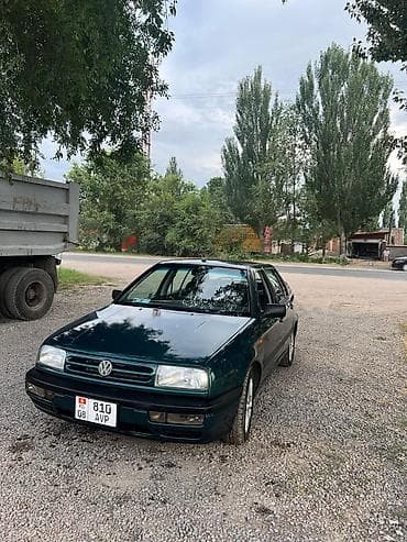 Унаа: Volkswagen Vento: 1995 г., 1.8 л, Кол менен иштөөчү, Бензин, Седан — 2