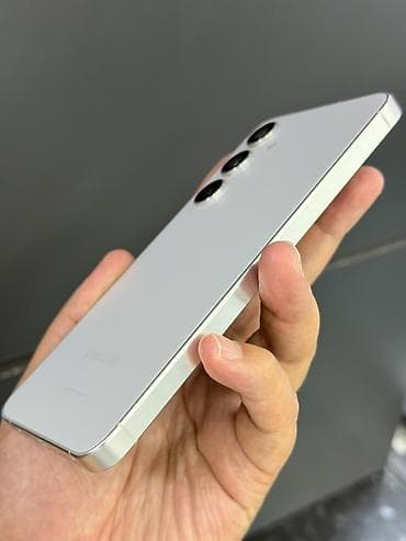 galaxy a 3: Samsung Galaxy S24+, Б/у, 512 ГБ, цвет - Белый, 2 SIM — 4