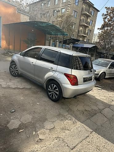 mazda 121: Toyota Ist: 2003 г., 1.5 л, Автомат, Бензин, Хэтчбэк — 2