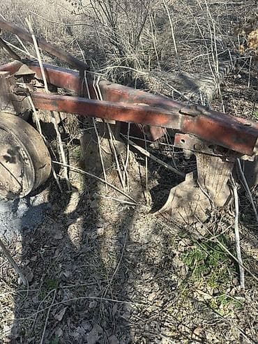 фе: Сельскохозяйственное навесное орудие — плуг/трех корпусный — 1