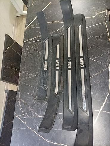 накладки на суппорта: Внутренние накладки порогов BMW, Оригинал — 3