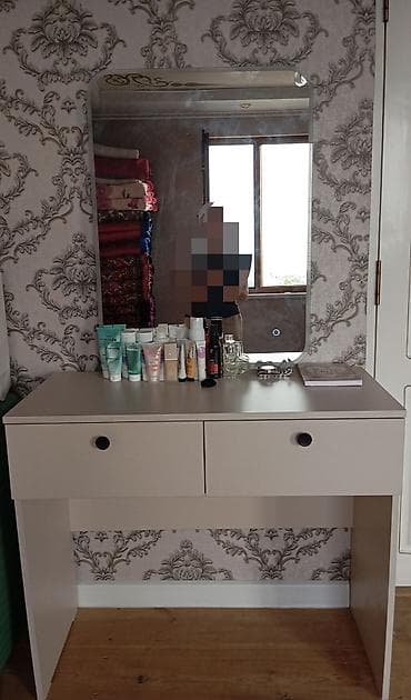 standing mirror: Туалетный столик, Б/у, С зеркалом, цвет - Бежевый, ЛДСП — 1