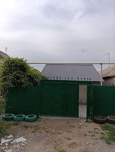 Продаётся не большой но уютный дом в центре Новопокровки, по улице