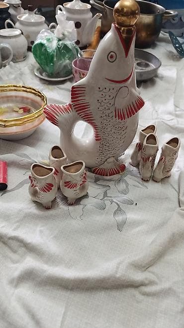 купить на кухню стол и стулья: Большой набор посуды и кухонной утвари. За все 5000 Состав (по фото) — 4