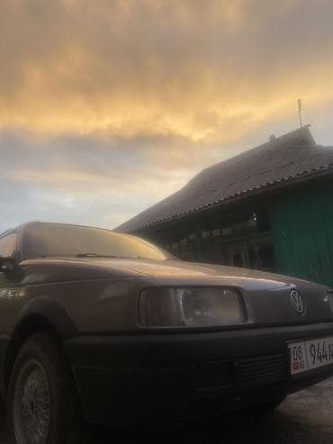 Volkswagen Passat: 1991 г., Седан at lalafo.kg Volkswagen Passat: 1991 г., Седан