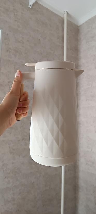 Посуда: Термос-чайник, новый, 700с — 2