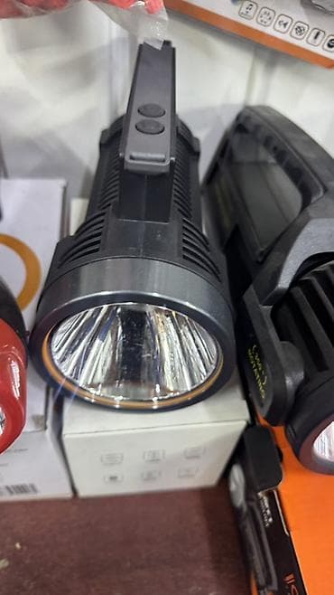 Мощный переносной светодиодный прожектор/фонарь. Особенности: -