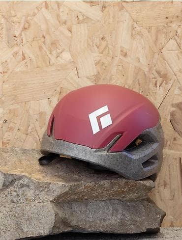 Black Diamond Vision Helmet — легкий и ударопрочный альпинистский at lalafo.kg Black Diamond Vision Helmet — легкий и ударопрочный альпинистский
