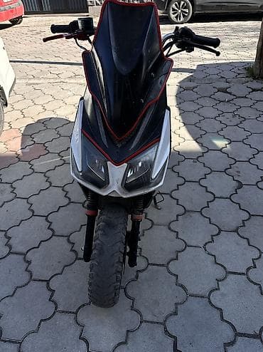 скутер трицикл купить: Скутер/мопед 50–150 см³ (визуально – спортивный дизайн, уличный класс) — 1