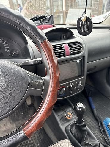 Opel Corsa: 2001 г., 1 л, Механика, Бензин, Хэтчбэк — 2