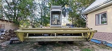 x treil: Комбайн зерноуборочный с жаткой Описание: - Полноразмерная самоходная — 1