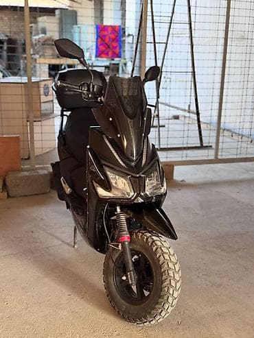 Скутеры: Макси-скутер Yamaha, 150 куб. см, Бензин, Б/у — 3