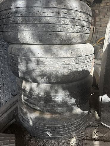 Комплект автомобильных шин (4 шт.)

235/50 R18