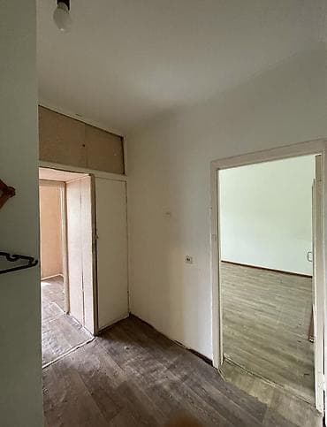 Недвижимость: 1 комната, 45 м², Аламедин-1 мкр 105 серия, 2 этаж — 5