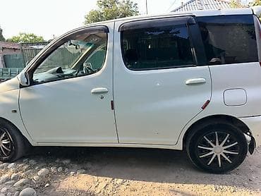 Продажа авто: Toyota Funcargo: 2002 г., 1.3 л, Автомат, Бензин, Универсал — 3