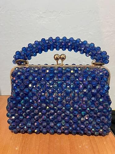 цепочки из бисера: Вечерняя мини-сумочка-клатч с ручкой, расшитая синими гранёными — 1