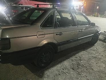 ford taurus: Volkswagen Passat: 1990 г., Седан — 4