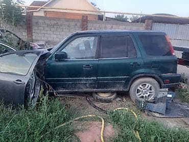 руль левый: Honda CR-V: 2000 г., 2 л, Автомат — 2