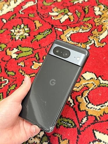 obsidian: Google Pixel 8, цвет Obsidian (чёрный). на дисплее полоса на работу — 2