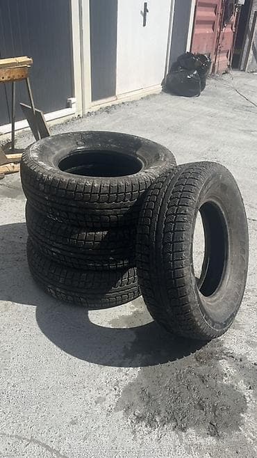 audi 100 2 3: Шины 245 / 70 / R 16, Зима, Б/у, Maxxis — 1