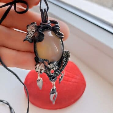 коллекционные монеты нбкр: КУЛОН. Чокер в стиле "Бохо". Материал: натуральная кожа и — 1