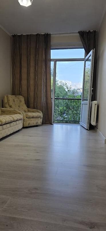 1 комната, 30 м², Политех Сталинка, 3 этаж, Свежий ремонт at lalafo.kg 1 комната, 30 м², Политех Сталинка, 3 этаж, Свежий ремонт