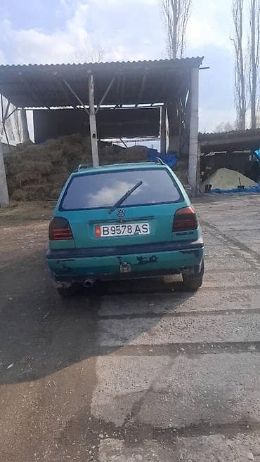 кок талаа: Volkswagen Golf: 1992 г., Кол менен иштөөчү, Хетчбек — 2