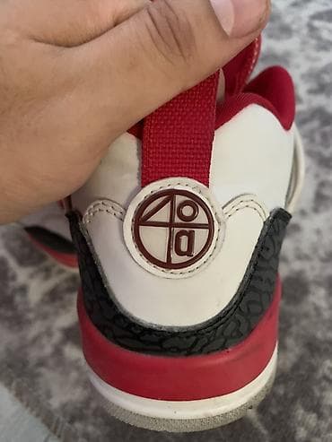Продам оригинальные✅ 3 Jordan,размер 43,состояние 8/10,состояние — 7