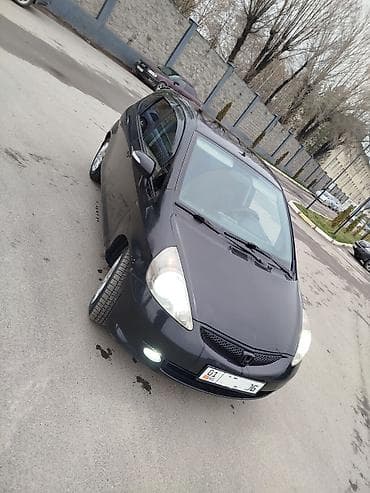 Продажа авто: Honda Fit: 2006 г., 1.6 л, Ручные, Бензин, Хэтчбэк — 3