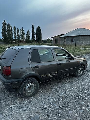 Volkswagen Golf: 1992 г., 1.8 л, Механика, Газ, Хэтчбэк — 6