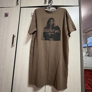 Мужская футболка, Все размеры, Стандарт, Essentials, Б/у, цвет - Коричневый, Самовывоз, Платная доставка