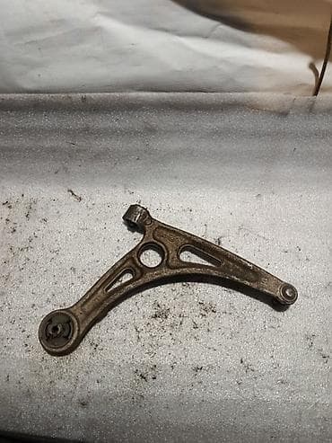 Передний нижний рычаг подвески (алюминиевый/литой), с установленными