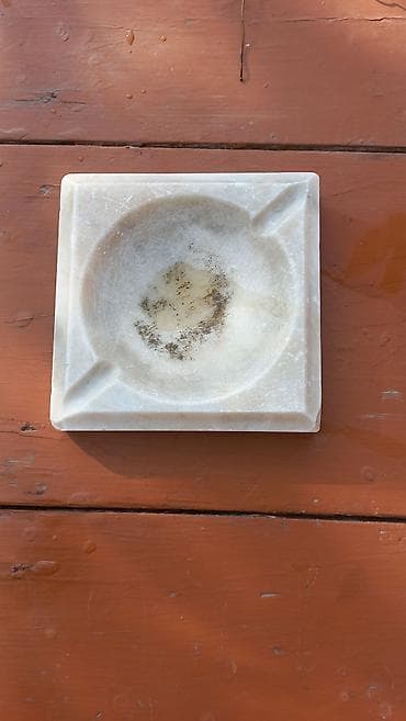 coco cola: Пепельница (мрамор) - 150 сом. керасиновые лампы- по 500 сом — 2