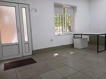 сдаю2ком кв: ОФИС 17 кв.м. первая линия, топовая локация: Токтогула-Тимирязева. 1 — 2