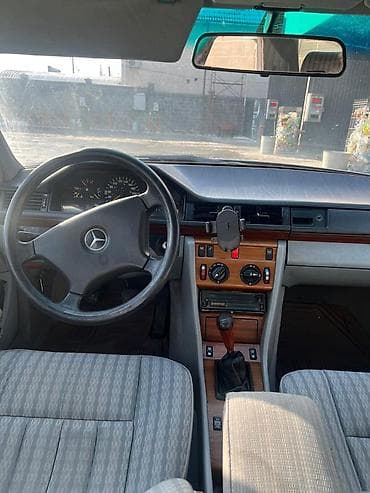 мерс 211 3 2: Mercedes-Benz W124: 1991 г., 2.6 л, Механика, Бензин, Седан — 5