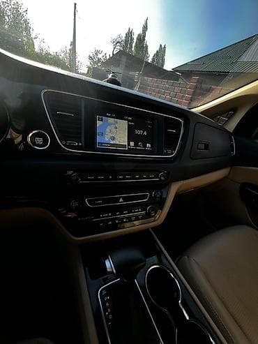 продам в связи с переездом: Kia Carnival: 2019 г., Автомат, Дизель, Минивэн — 9