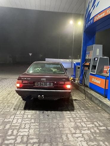 Audi 100: 1990 г., 2 л, Механика, Бензин, Седан — 10