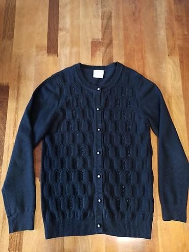 Продаю кофту на девочку для школы.Примерно на 12,13 лет.Цвет