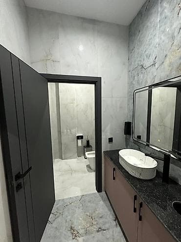 open space: Аренда офисов, 240 м², В бизнес центре, С видом на горы, 1 линия, С оборудованием — 3