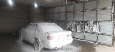 Унаа сатуу: Audi 100: 1991 г., 2.3 л, Кол менен иштөөчү, Бензин, Седан — 3