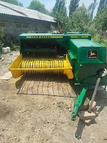 рама прицеп: Пресс-подборщик John Deere 332 - Тип: прицепной тюковый — 1