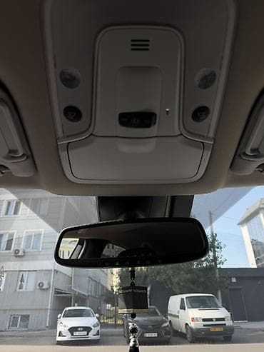 byd plus: Toyota Prius: 2019 г., 1.8 л, Вариатор, Гибрид, Хэтчбэк — 10