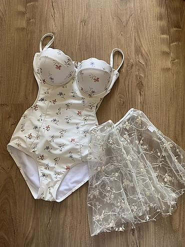 Слитный купальник, С накидкой, цвет - Бежевый, XL at lalafo.kg Слитный купальник, С накидкой, цвет - Бежевый, XL