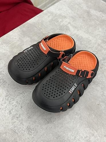 ботинки 45: Мужские сабо/кроксы EVA - Цвет: черный с оранжевыми акцентами - — 1