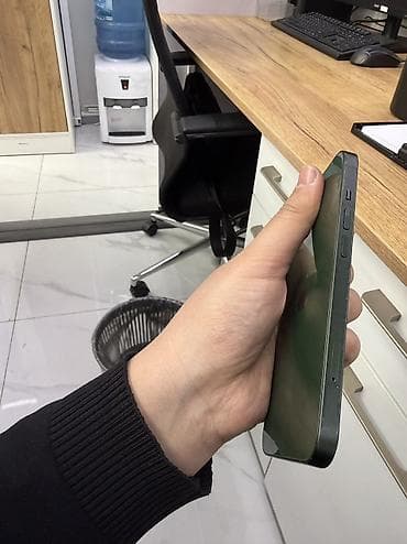 айфон cr: IPhone 13, Б/у, 256 ГБ, Зеленый, Зарядное устройство, 79 % — 3