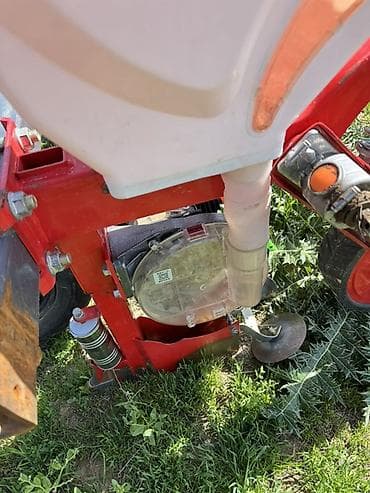 мини техника: Пневматическая четырехрядная сеялка точного высева - Тип — 2